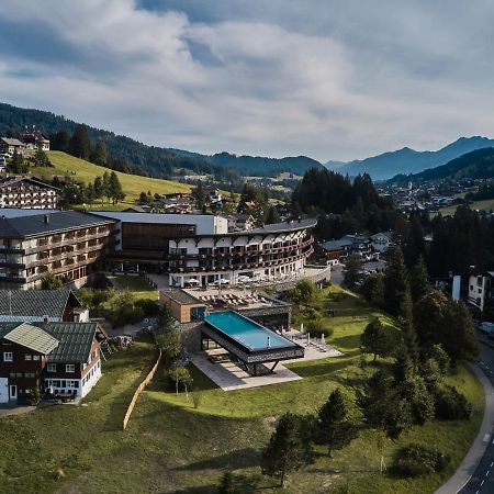 A-Rosa Ifen Hotel Kleinwalsertal Hirschegg  Екстериор снимка Aerial view of the resort