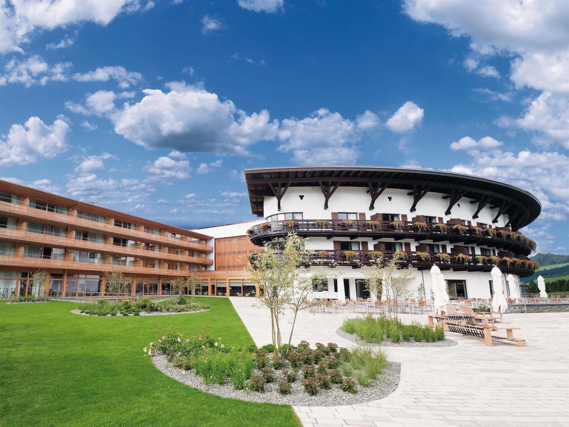 A-Rosa Ifen Hotel Kleinwalsertal Hirschegg  Екстериор снимка The Hotel Axelmannstein